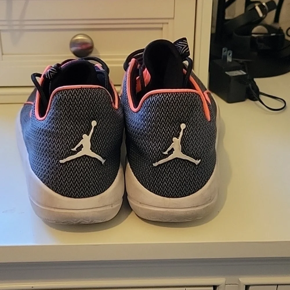 Jordan Eclipse - Picture 2 of 4